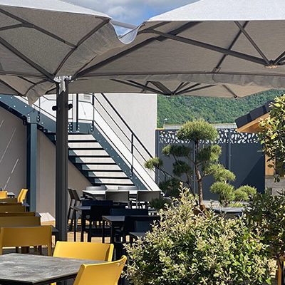 La terrasse extérieure de la Brasserie du Bout du Monde